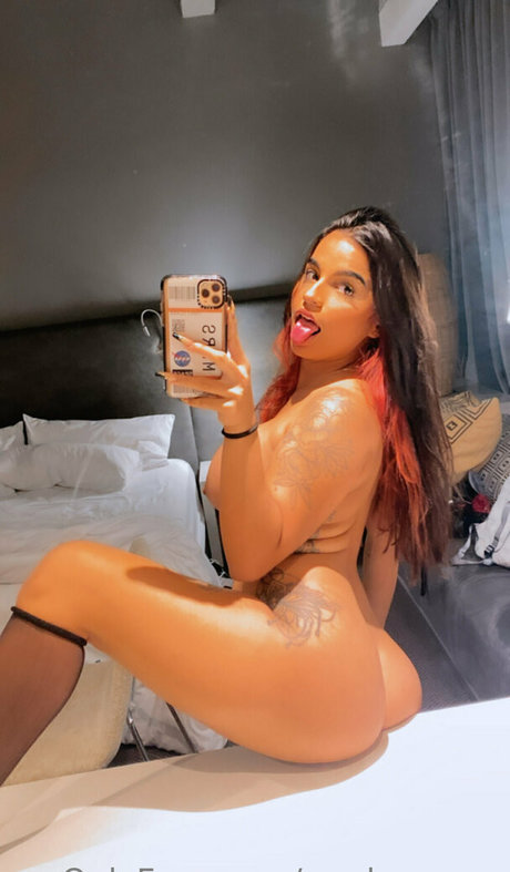 双子の女の子のOnlyFans 無料セクシー 画像