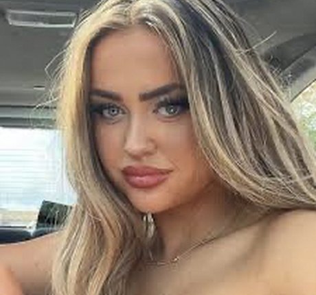 Laura Bianca ポルノスター エロティック 写真