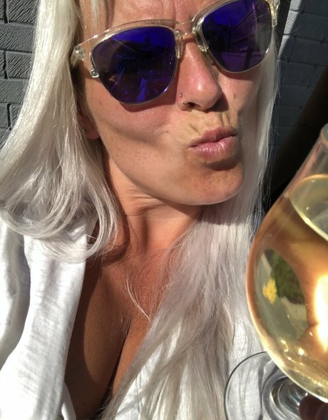 ukhotwifecouple 完璧な女優 写真