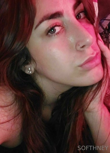 男性TikTokスターOnlyFans アートヌード 写真