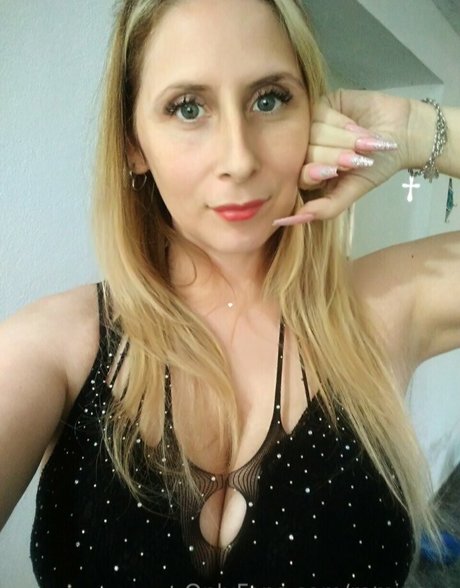 Rominavc 裸のスター ギャラリー