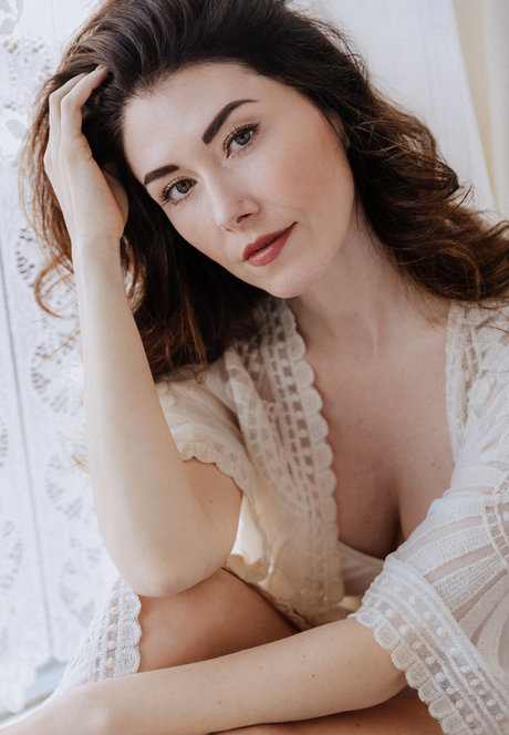 肉厚マンコオンリーファンズ アートヌード 写真