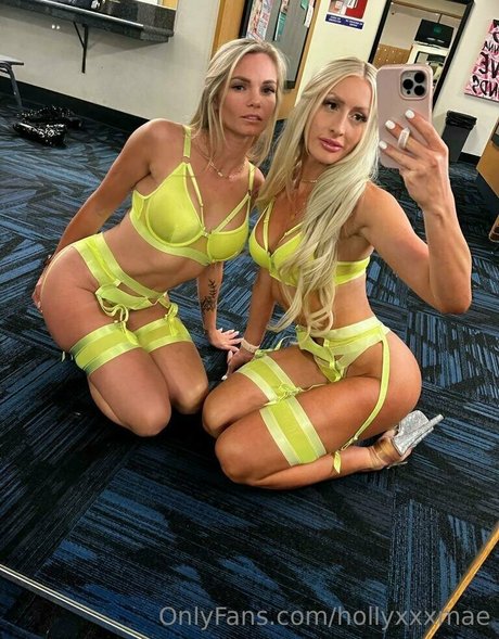 hollyxxxmae ヌードモデル 画像