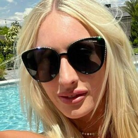 hollyxxxmae ヌードモデル アーカイブ