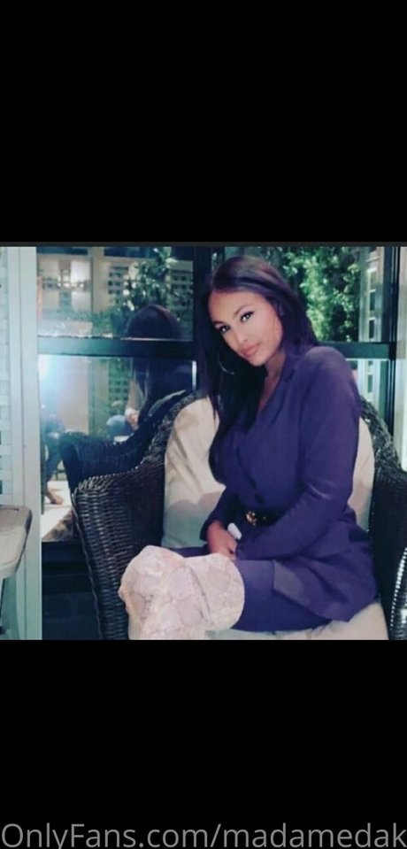 大きな乳首オンリーファンズ 無料裸 画像