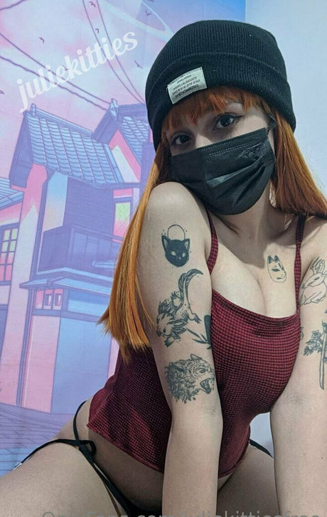 juliekittiesfree アダルトモデル 写真