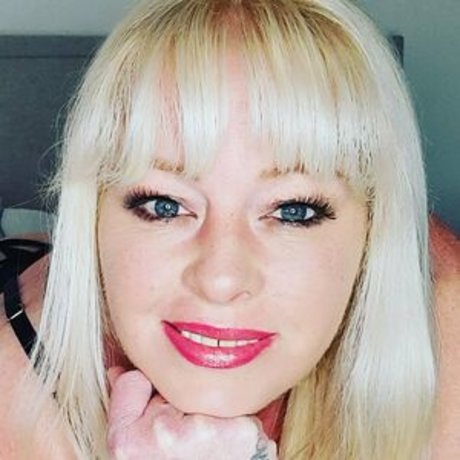 ゲイアナル舐めオンリーファンズ 美しいxxx 写真