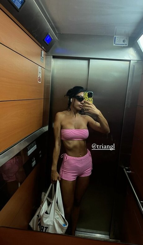 小柄な妻OnlyFans 無料裸 写真