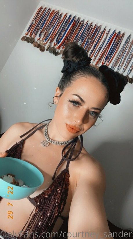 Courtney Sanderson ポルノスター ベスト 画像