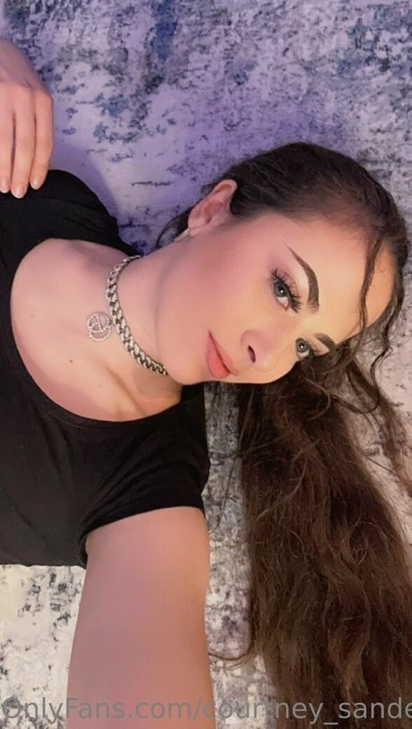 Courtney Sanderson セックスモデル ギャラリー