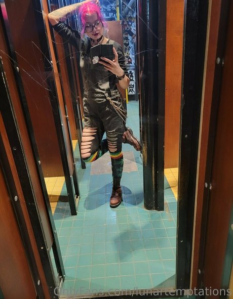 主観視点の手コキOnlyFans アダルト ギャラリー