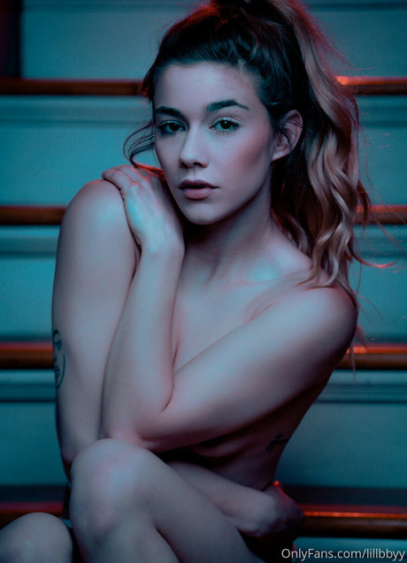 Lillbbyy ポルノモデル ギャラリー