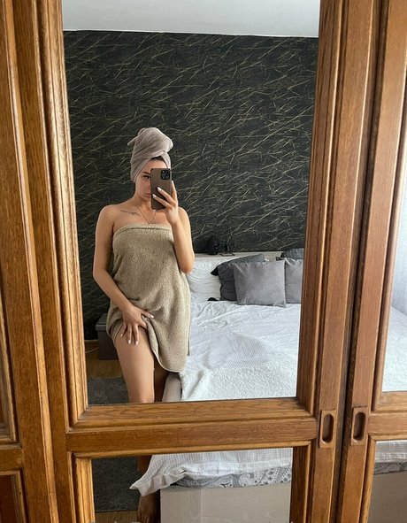 madalinarmocanu ポルノスター ホット 写真