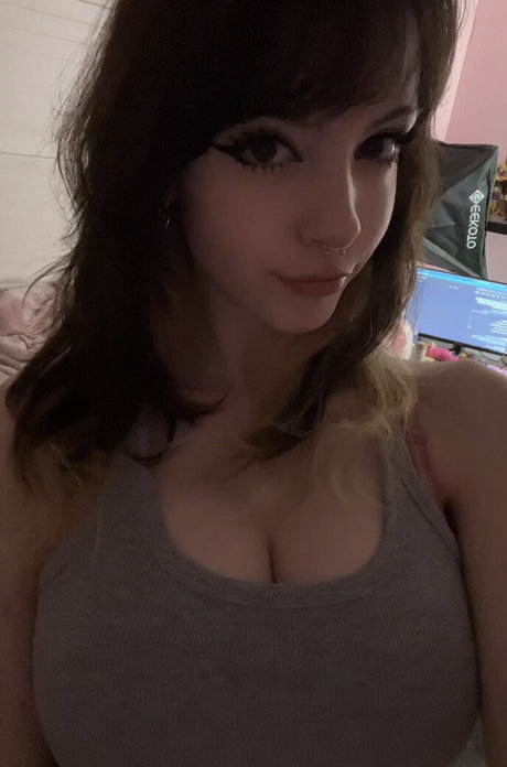 アラブのティーンズオンリーファンズ 限定 画像