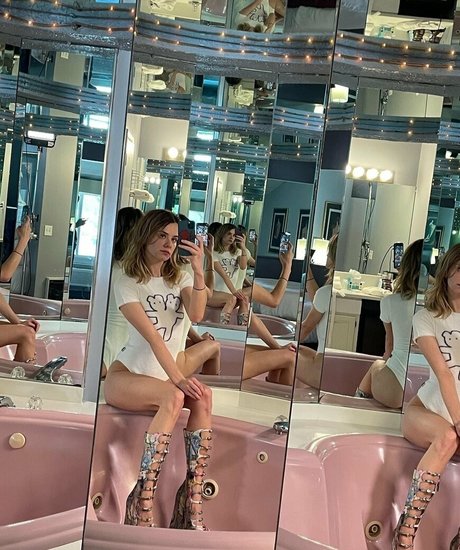 Dasha Nekrasova アートスター 画像