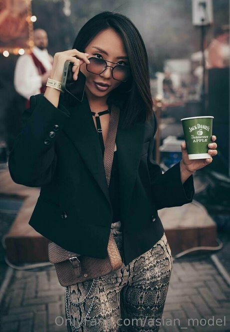 熟女のおまんこオンリーファンズ ホットヌード 画像