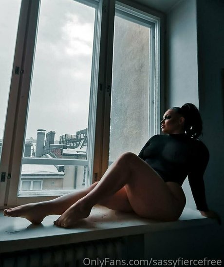 novathenerdfree エロティック女優 写真