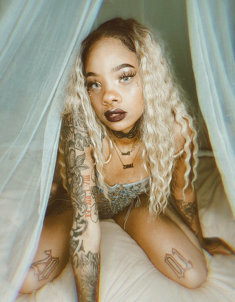 tiffanylannette ヌードスター 写真