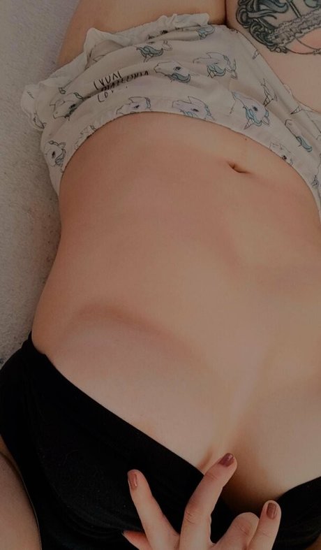 notxbvnny 裸の女優 画像