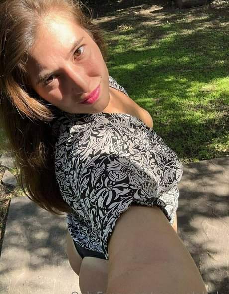 manuelahola アート女優 画像