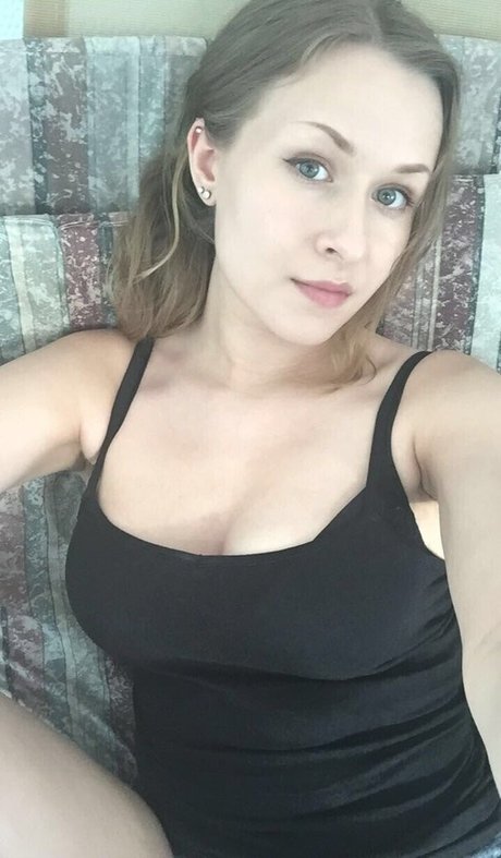 赤毛の太めOnlyFans アートヌード 写真