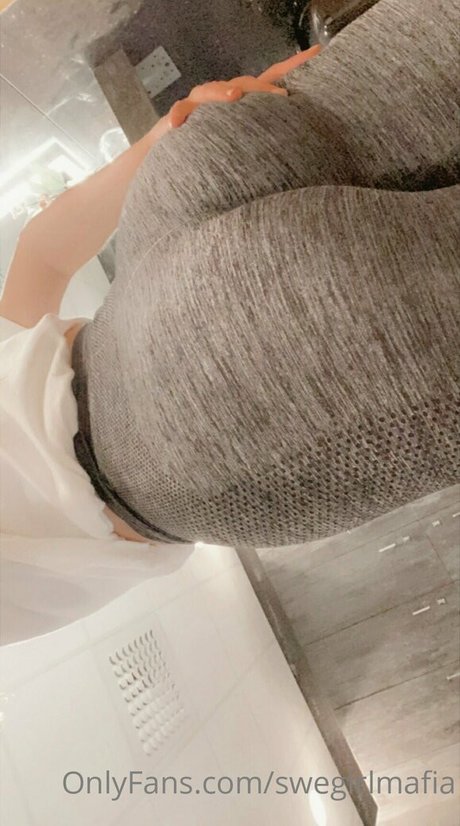 レズビアンの足OnlyFans ポルノグラフィック アーカイブ