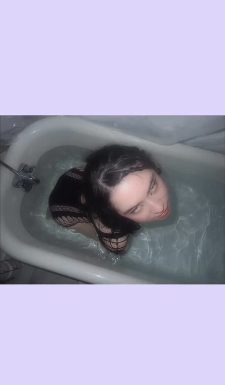 Mia Kerin 無料モデル 写真