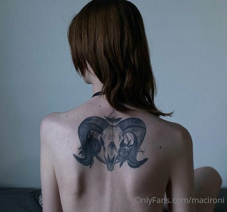 Maci Currin 独占ポルノスター 写真