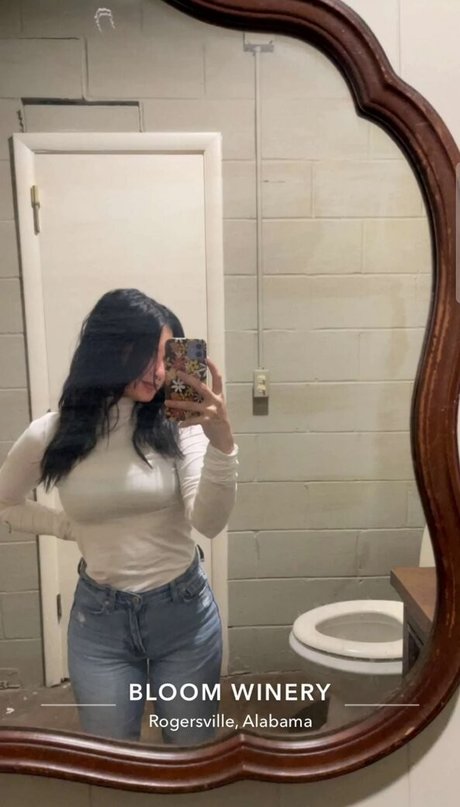 アマチュアヌードオンリーファンズ エロチック 画像