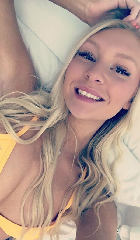 freshmanblondie18 かわいいスター アーカイブ