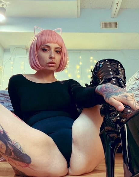 vanphell ポルノ女優 写真