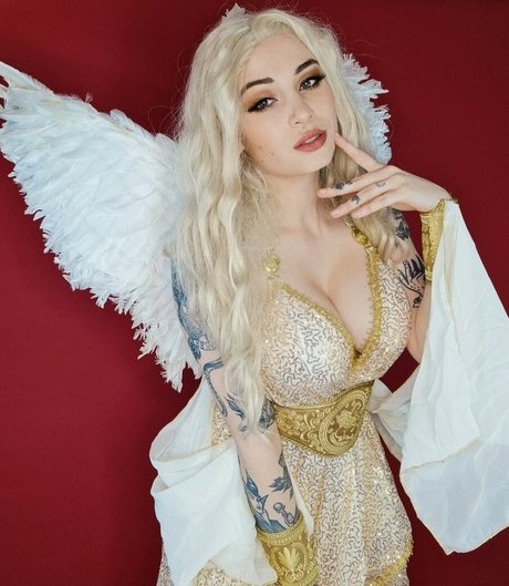 かわいいティーンのオンリーファンズ アート裸 写真