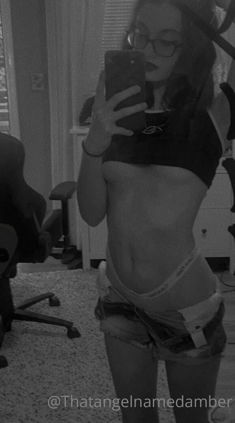 Thatangelnamedamber ポルノスター 素敵 画像