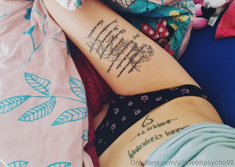 alittlebitpsycho98 ポルノスター 可愛い ギャラリー