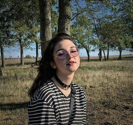 アナル舐めオンリーファンズ ヌード 画像