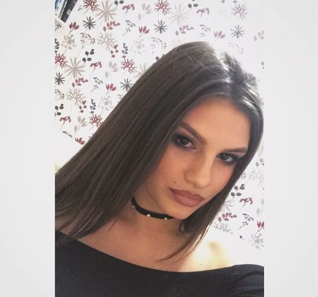 甘いおまんこオンリーファンズ ポルノグラフィック 画像