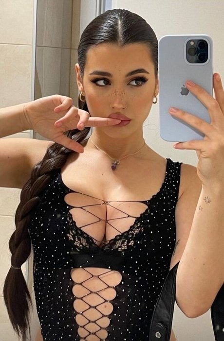 JOIティーンオンリーファンズ セクシー裸 画像