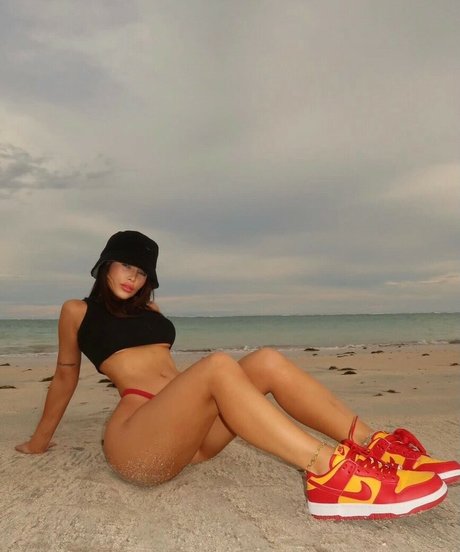 甘いおまんこオンリーファンズ ホットxxx 写真