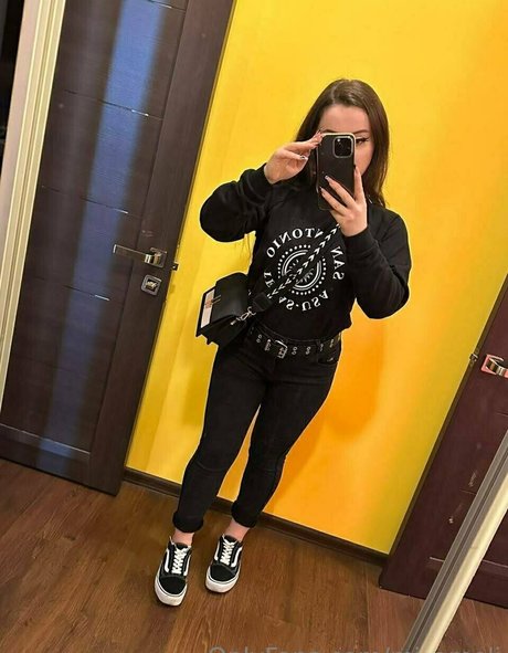 ベラルーシのファンのみ ポルノ ギャラリー