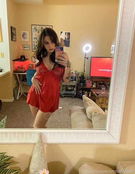 ラテン系ティーンオンリーファンズ ホットポルノ 画像