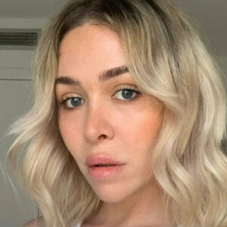 アジア人のティーンの足 オンリーファンズ セクシー裸 写真