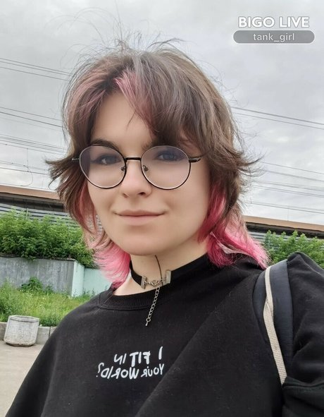 Tank Girl 可愛いモデル 写真