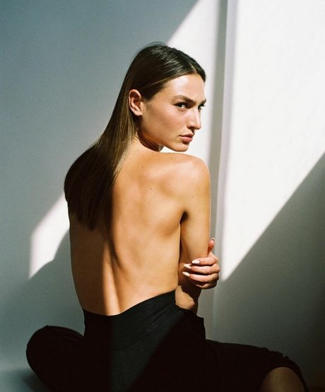 Gal Amir スター xxx 画像