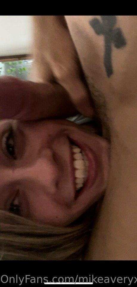 不明なファン セクシーヌード 写真