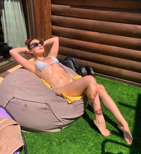 50歳以上のオンリーファンズ セクシーヌード 写真