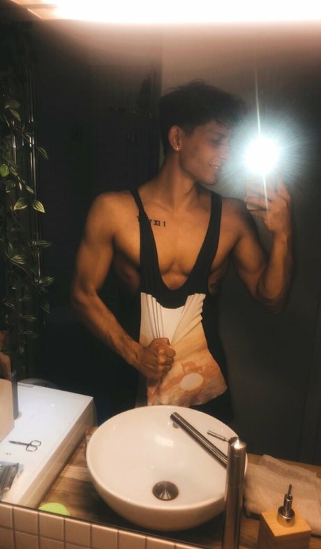 battyboyfree アートモデル 写真