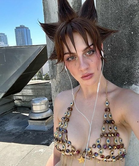 お金 オンリーファンズ エロチック 写真