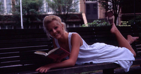 Divini Rae Sorenson ポルノスター パーフェクト 写真