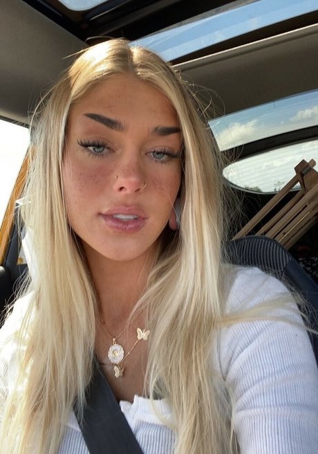 Rylee Pattersun ヌードスター 写真