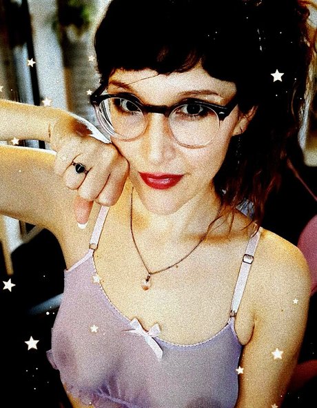 巨大なペニスオンリーファンズ セクシー裸 画像